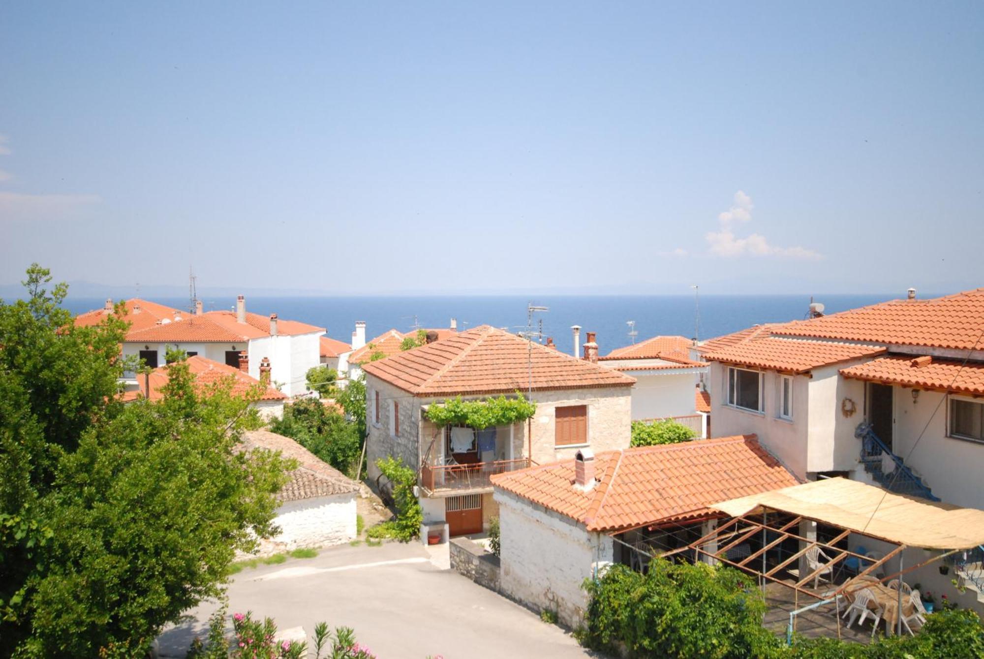 Elia Apartments Afytos Bagian luar foto